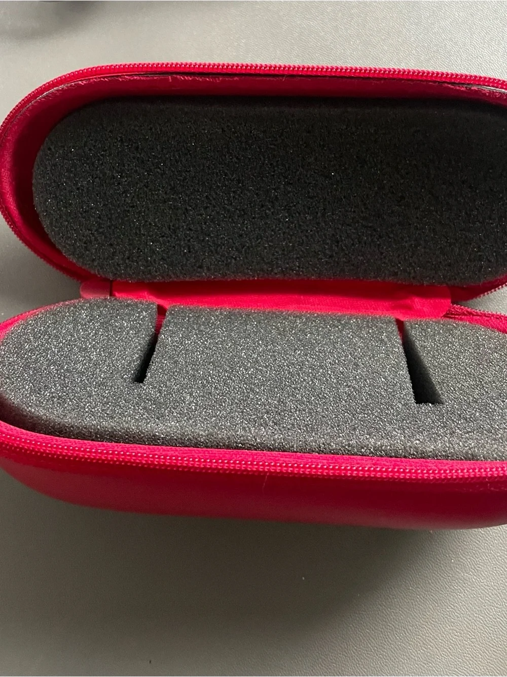 Omega Red Zip Travel Case - Picture 2 of 3